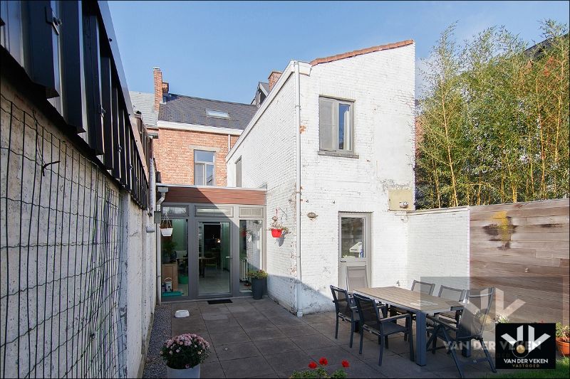 Ruime woning met grote stadstuin op toplocatie! Garage optioneel! foto 16