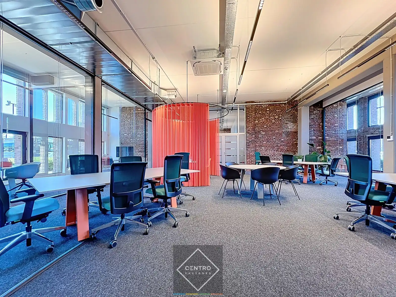 Instapklare, recent GERENOVEERDE, PRAKTIJKRUIMTE op het gelijkvloers (725m²) in het handelscentrum "Pottelberg" te Kortrijk ! foto 12