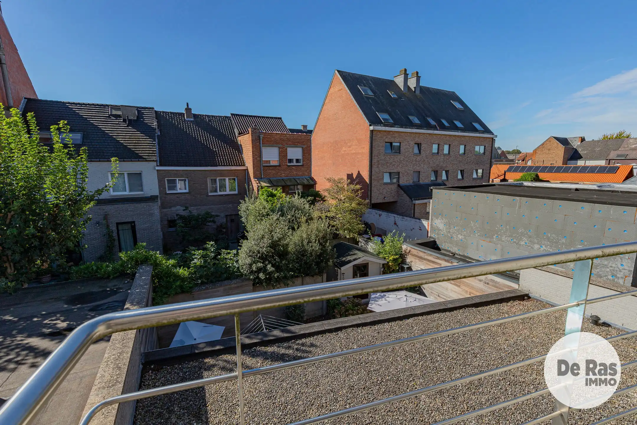 LEDE - Ruim en instapklaar appartement aan de markt van Lede foto 16