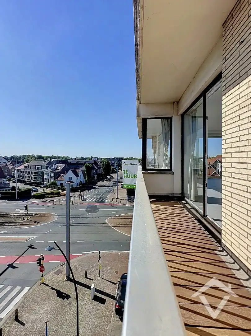 VOLLEDIG VERNIEUWD APPARTEMENT MET AUTOSTAANPLAATS OP EEN TOPLOCATIE IN KOKSIJDE foto 13