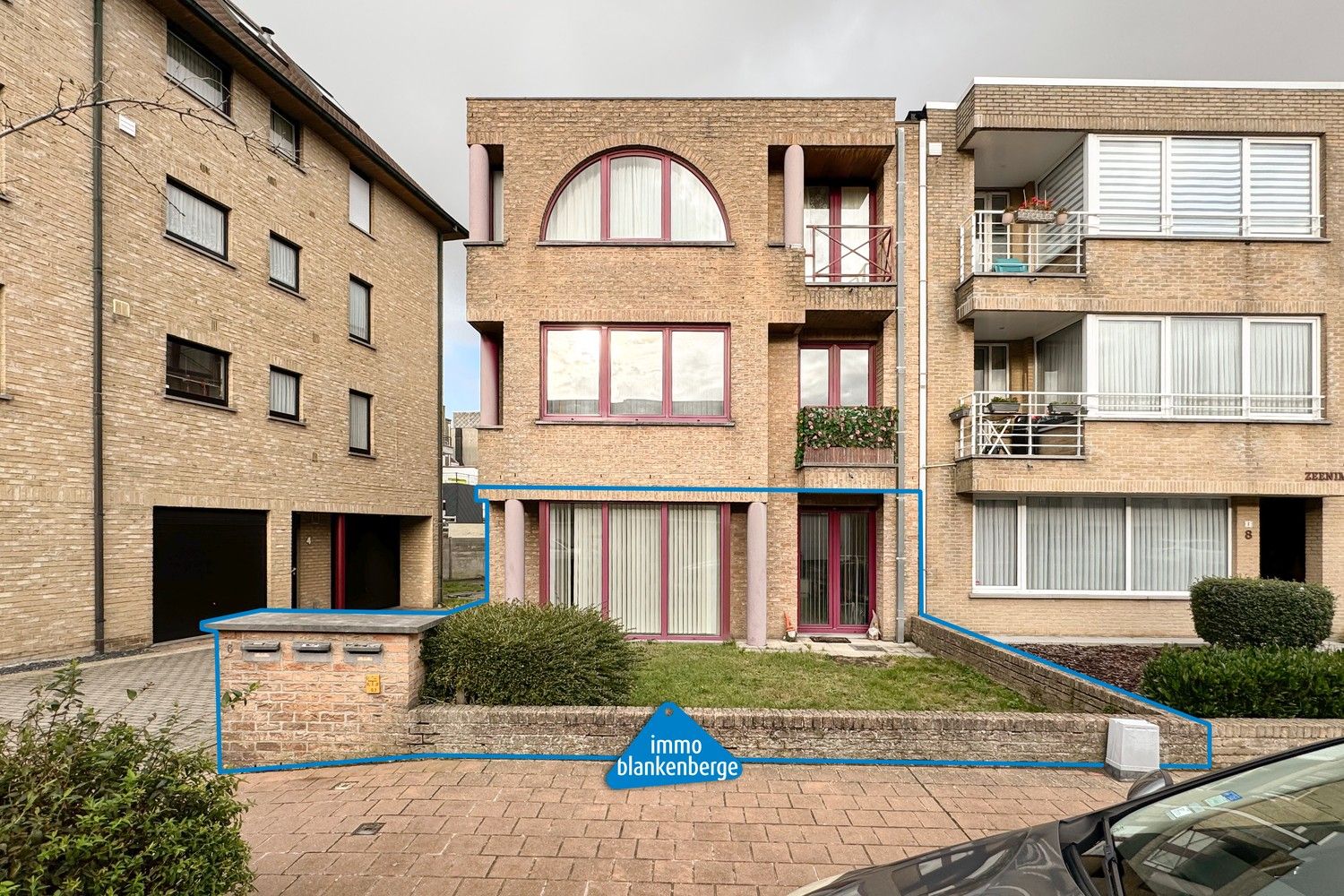 Ruim gelijkvloers appartement met voortuin en autostaanplaats foto 22