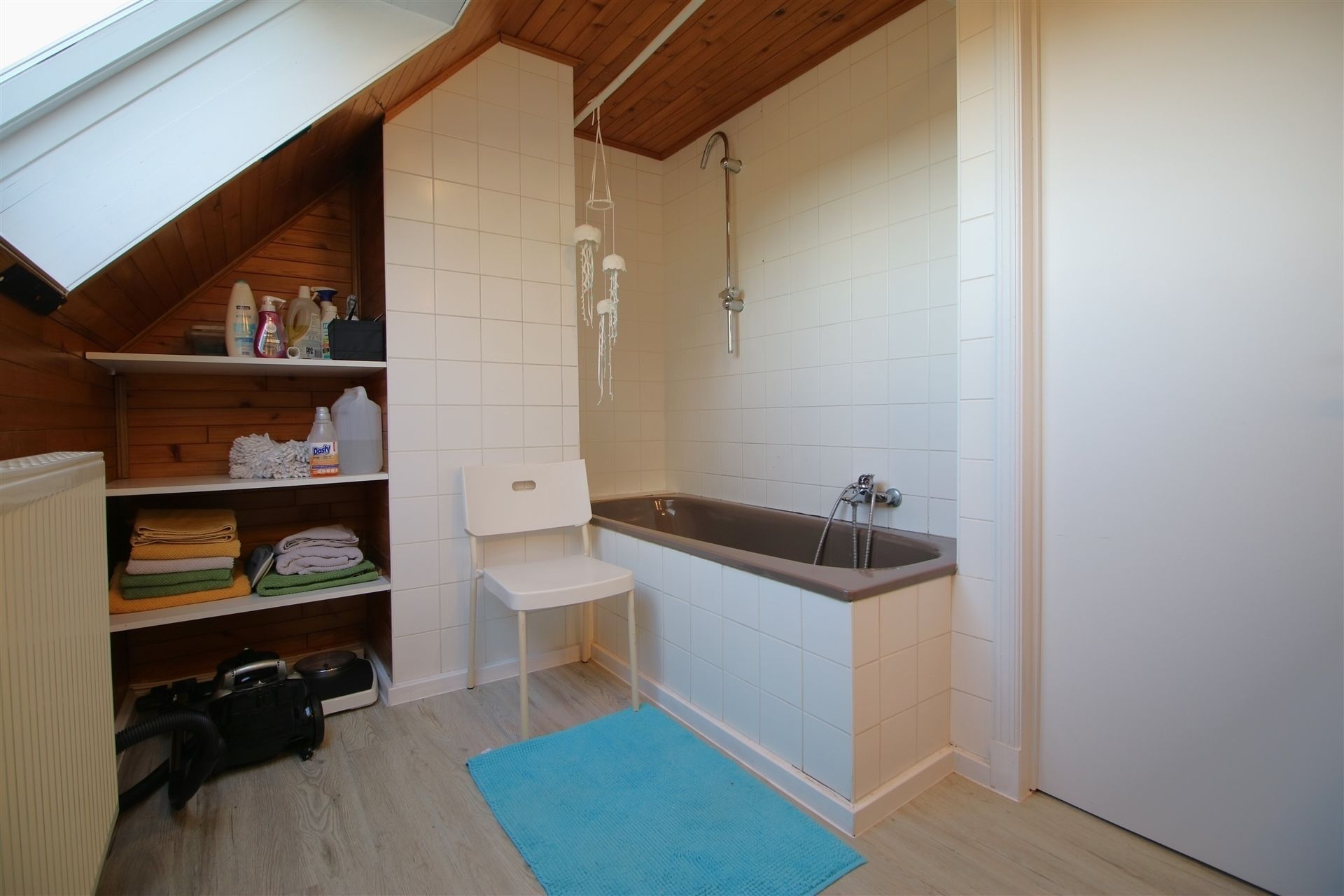 Vernieuwde woning in rustige omgeving foto 19