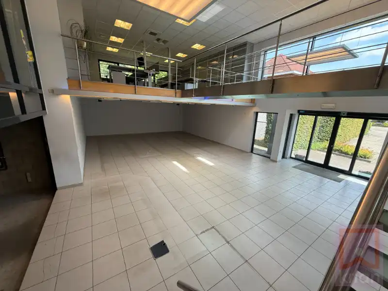 Instapklaar bedrijfsgebouw van 758 m² foto 6