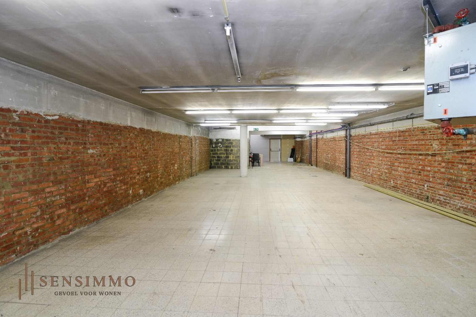 Ruim Handelspand van 766 m² op AAA locatie foto 16