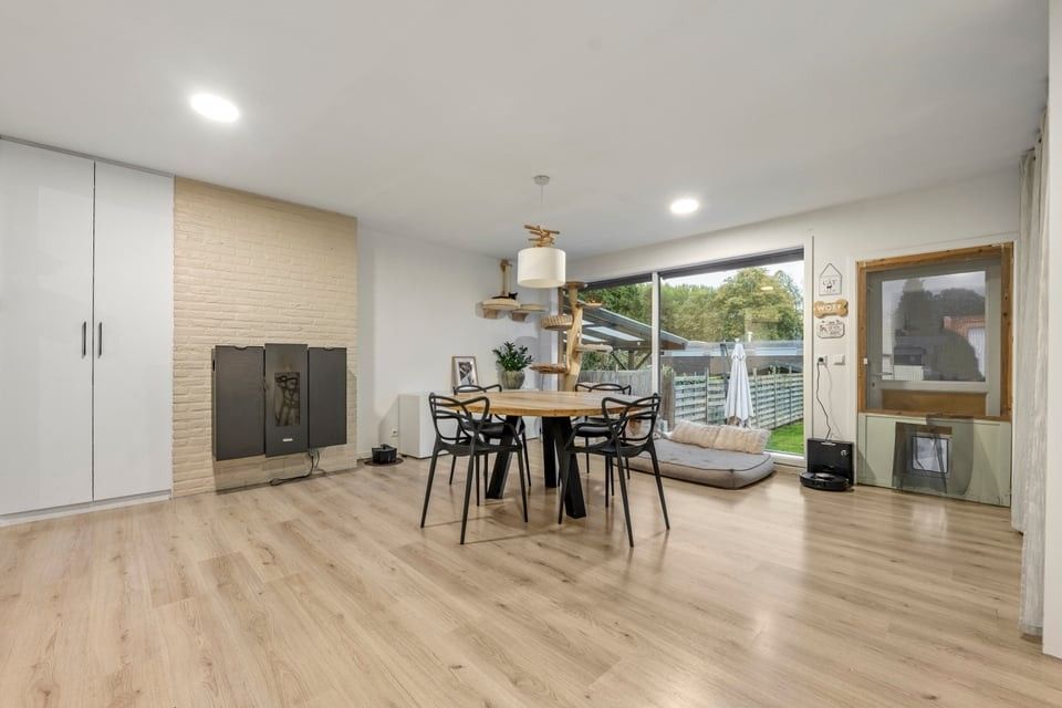 INSTAPKLARE GEZINSWONING MET 4 SLAAPKAMERS EN ZONNIGE TUIN OP TOPLOCATIE foto 8