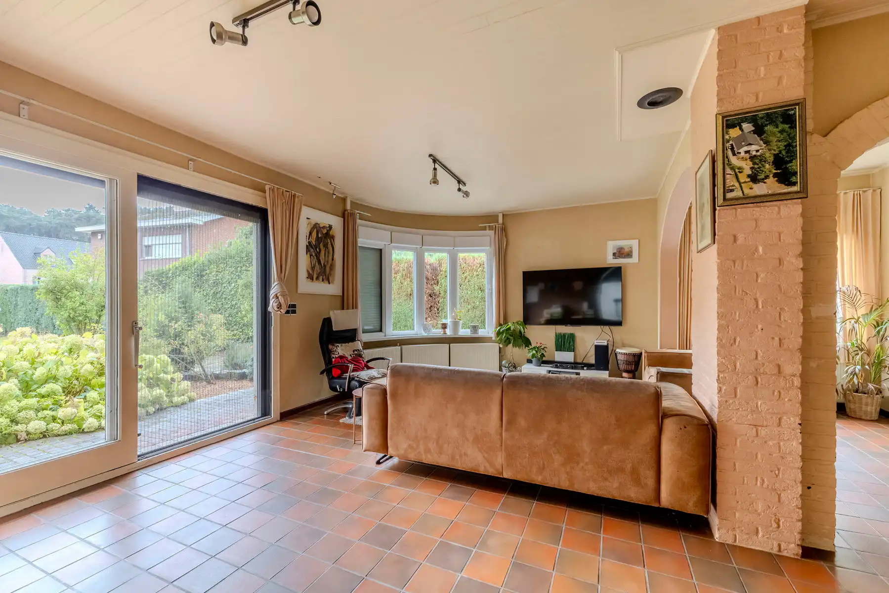 OB met 4 slpk, mog inrichten zolder + garage/magazijn foto 10