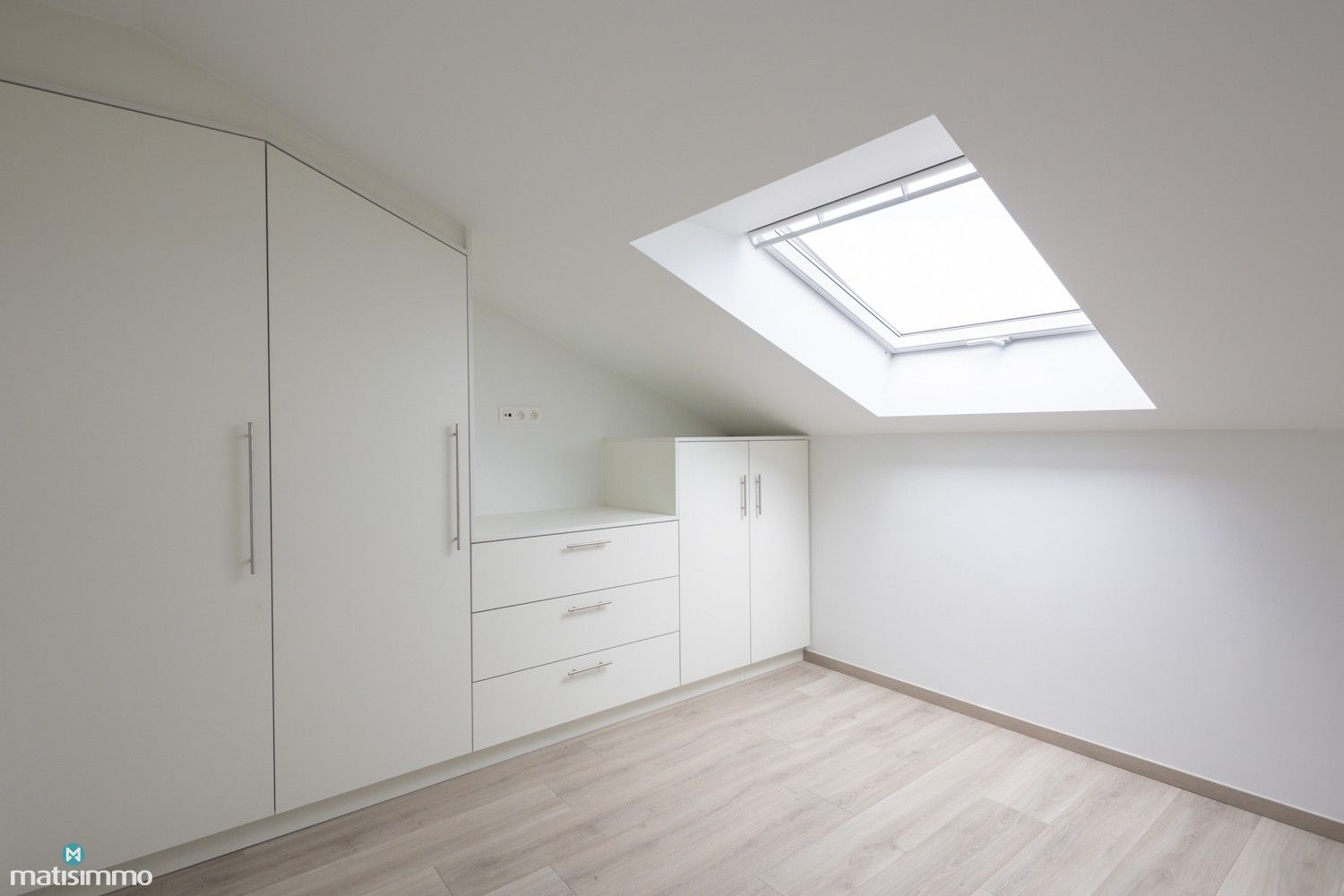 NIEUWBOUWDUPLEXAPPARTEMENT VOORZIEN VAN ALLE COMFORT MET DRIE SLAAPKAMERS TE MOPERTINGEN foto 19