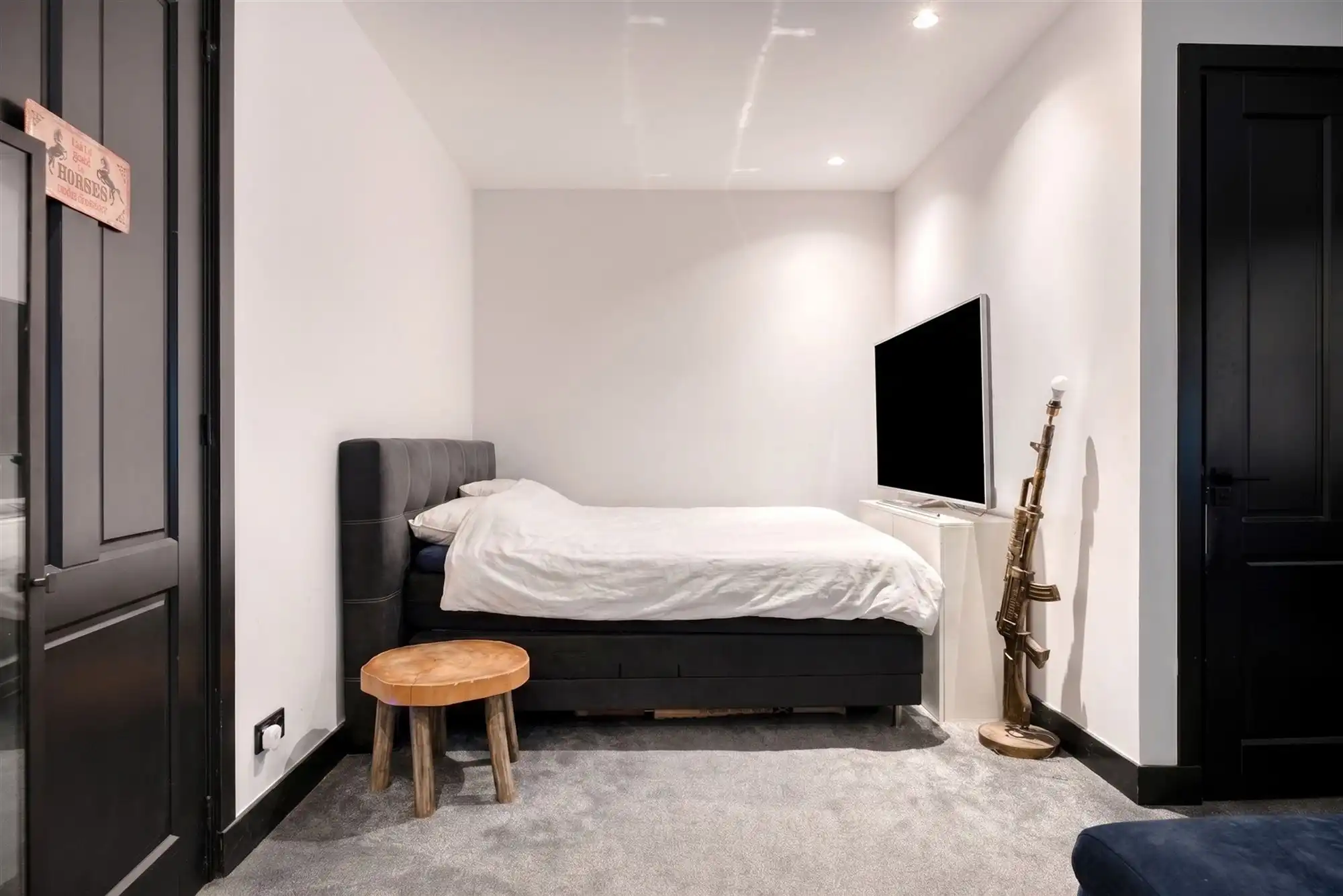 Knappe duo-villa op 8.843 m² in villawijk aan NL-grens. foto 38