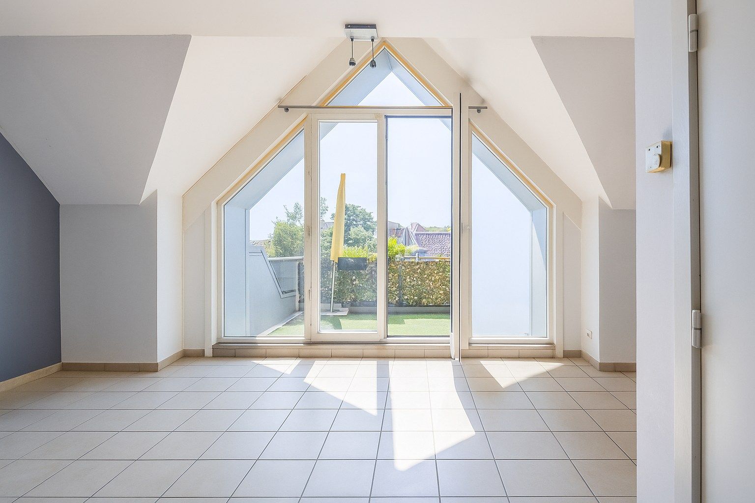 Gezellig duplex-appartement met garagebox in centrum Zulte. foto 4