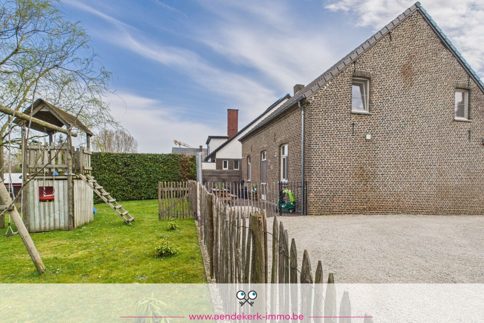 Instapklare, gerenoveerde, gezinswoning met 3 slaapkamers, tuin en zonnepanelen foto 39