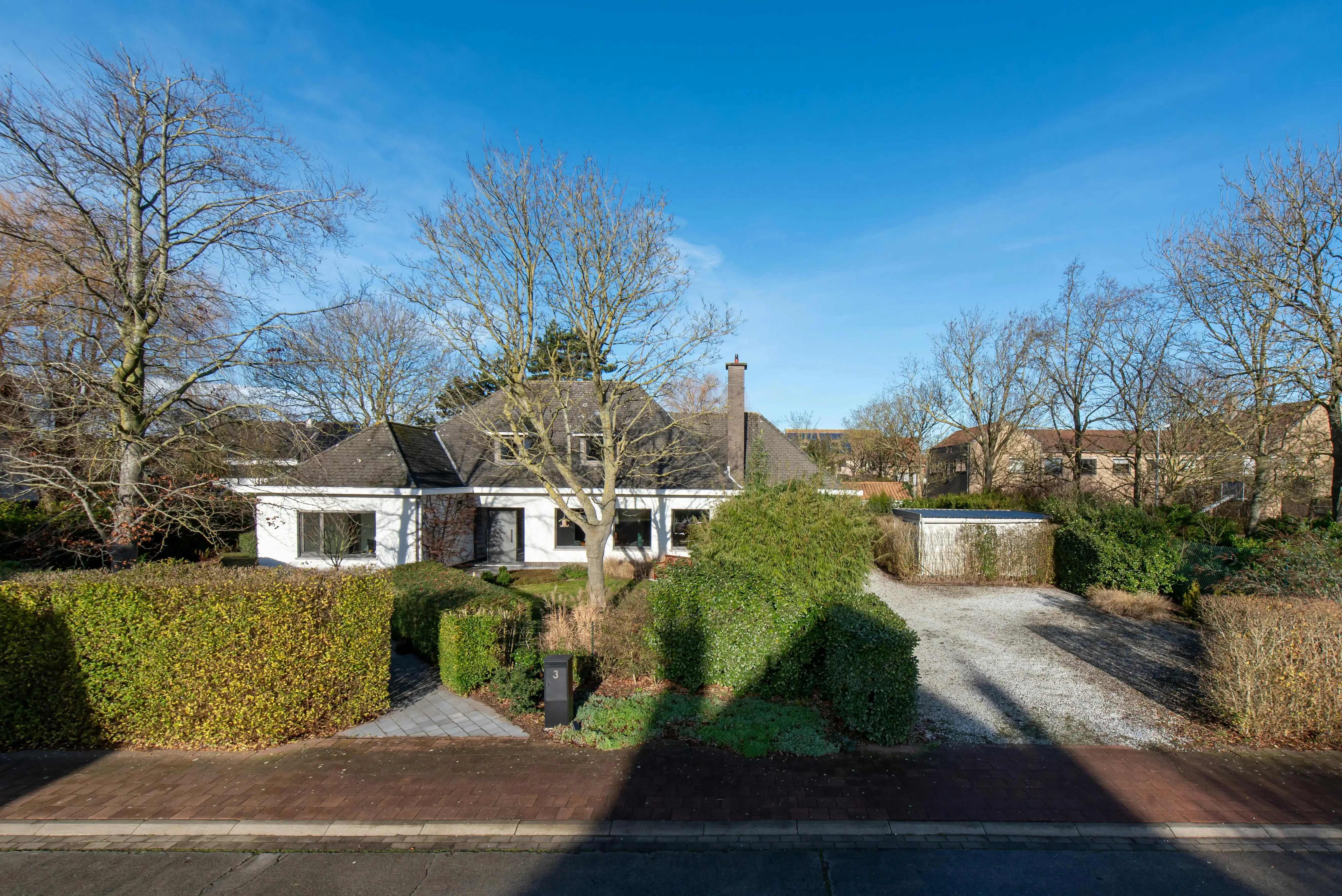 Villa op een prachtig perceel (1.349m²) te Oostende foto {{pictureIndex}}