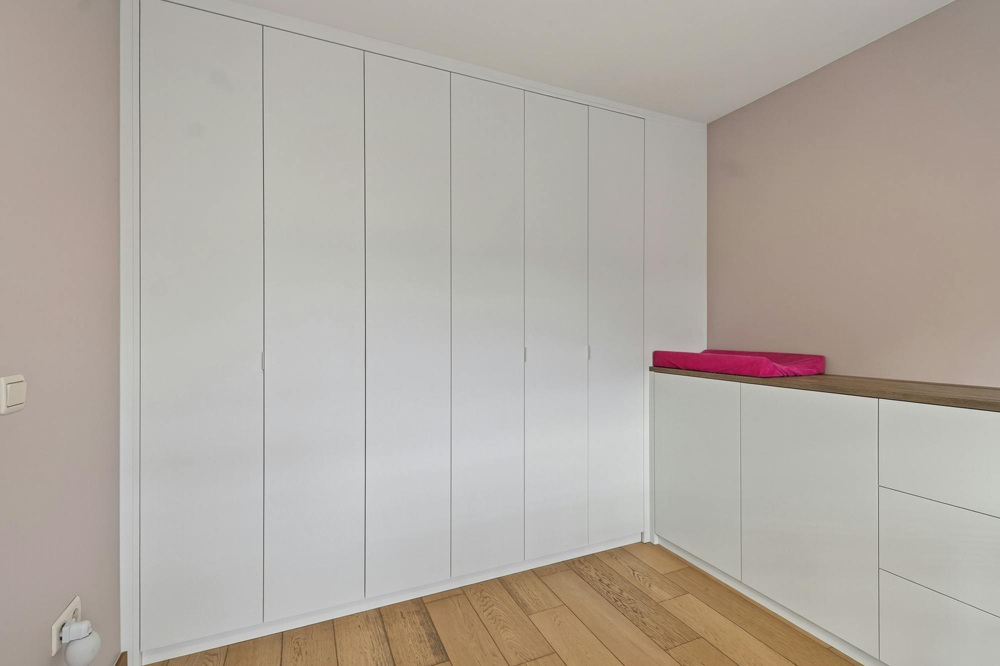 Luxe villa met exclusieve tuin en magazijn in KMO-zone foto 49