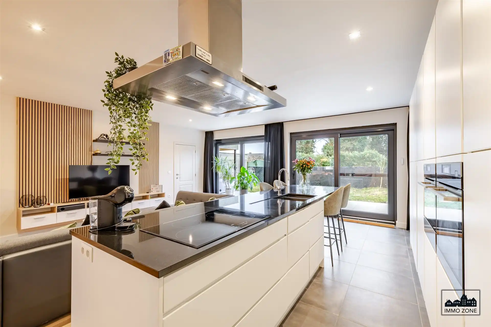 Grote, afgewerkte woning in doodlopende straat te Hamme! foto 5