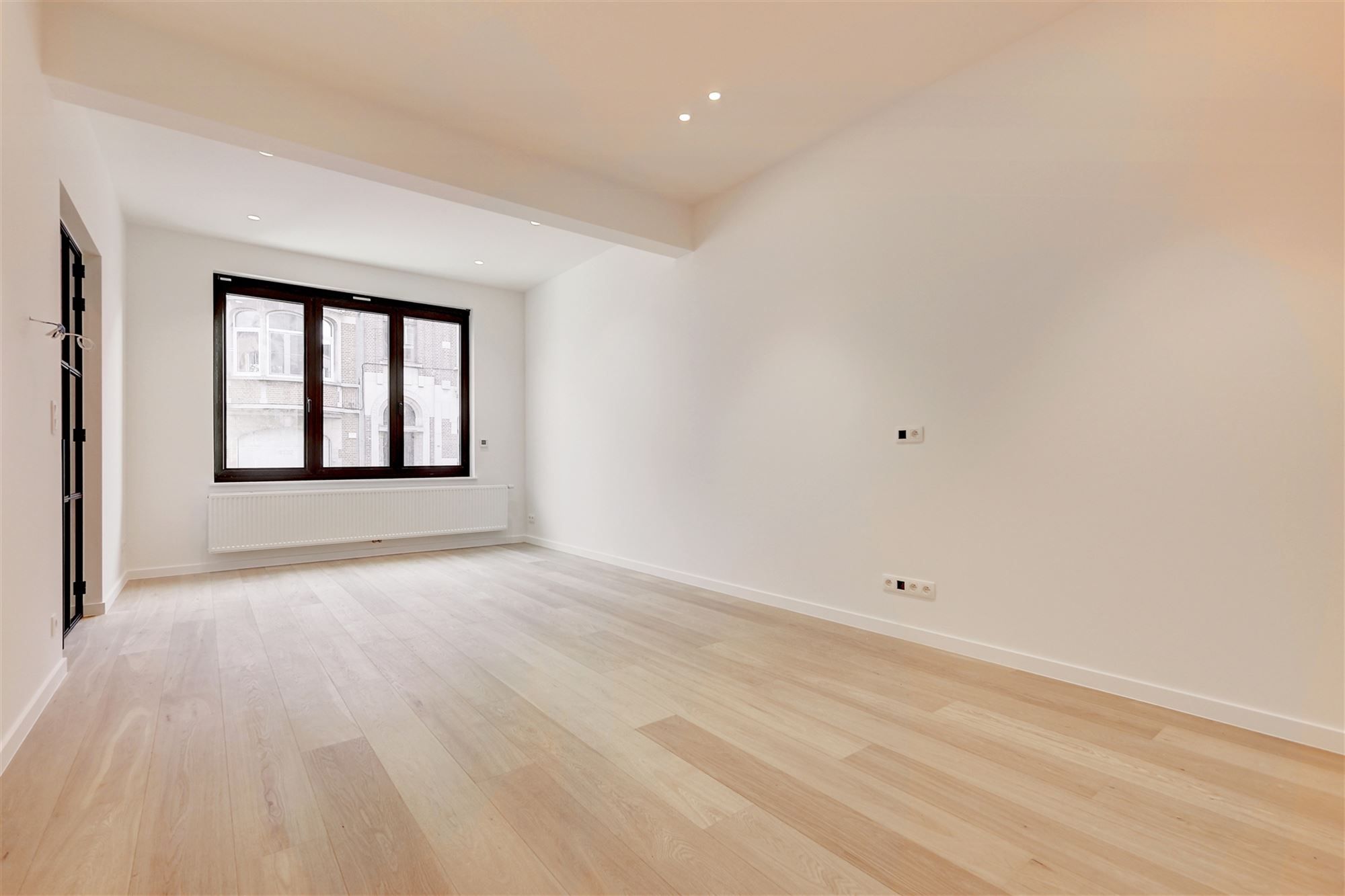 Prachtig gerenoveerd huis met tuin en 4 slaapkamers centrum Mortsel foto 4