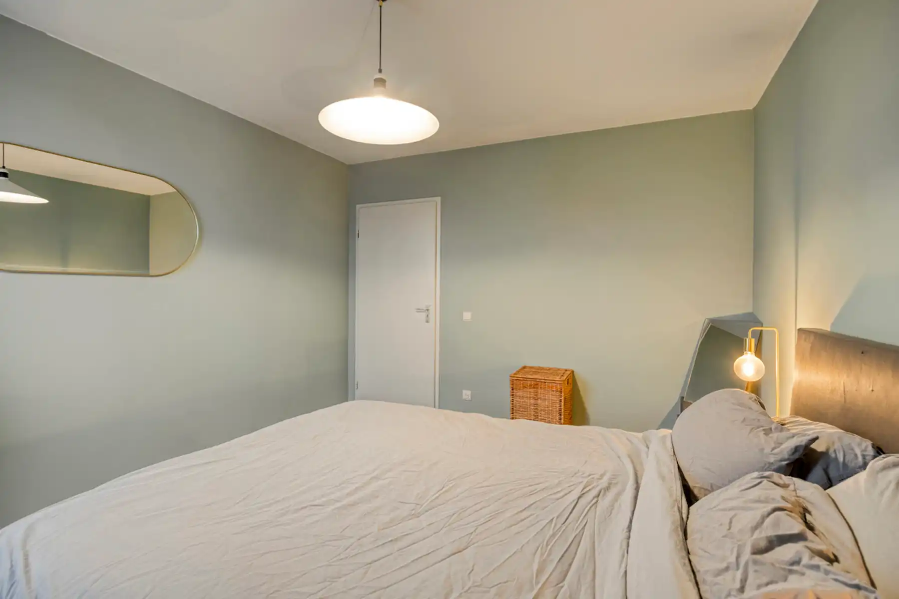 Instapklaar appartement met twee slaapkamers en een terras. foto 9