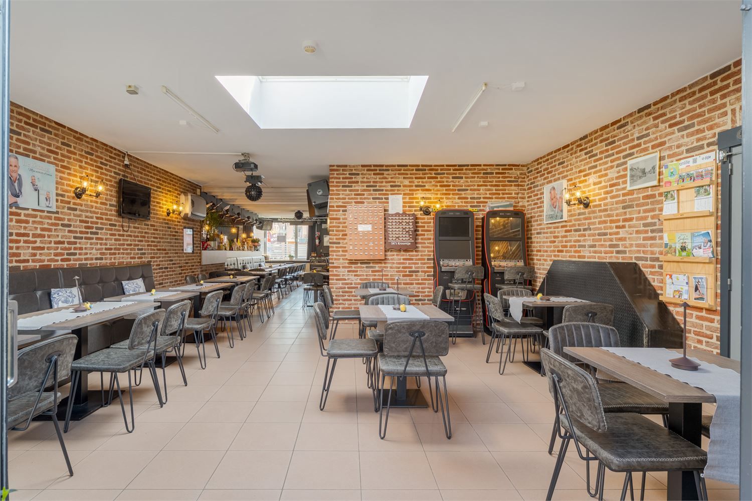 Instapklaar handelspand met woonst op toplocatie – horeca-inboedel inbegrepen! foto 5