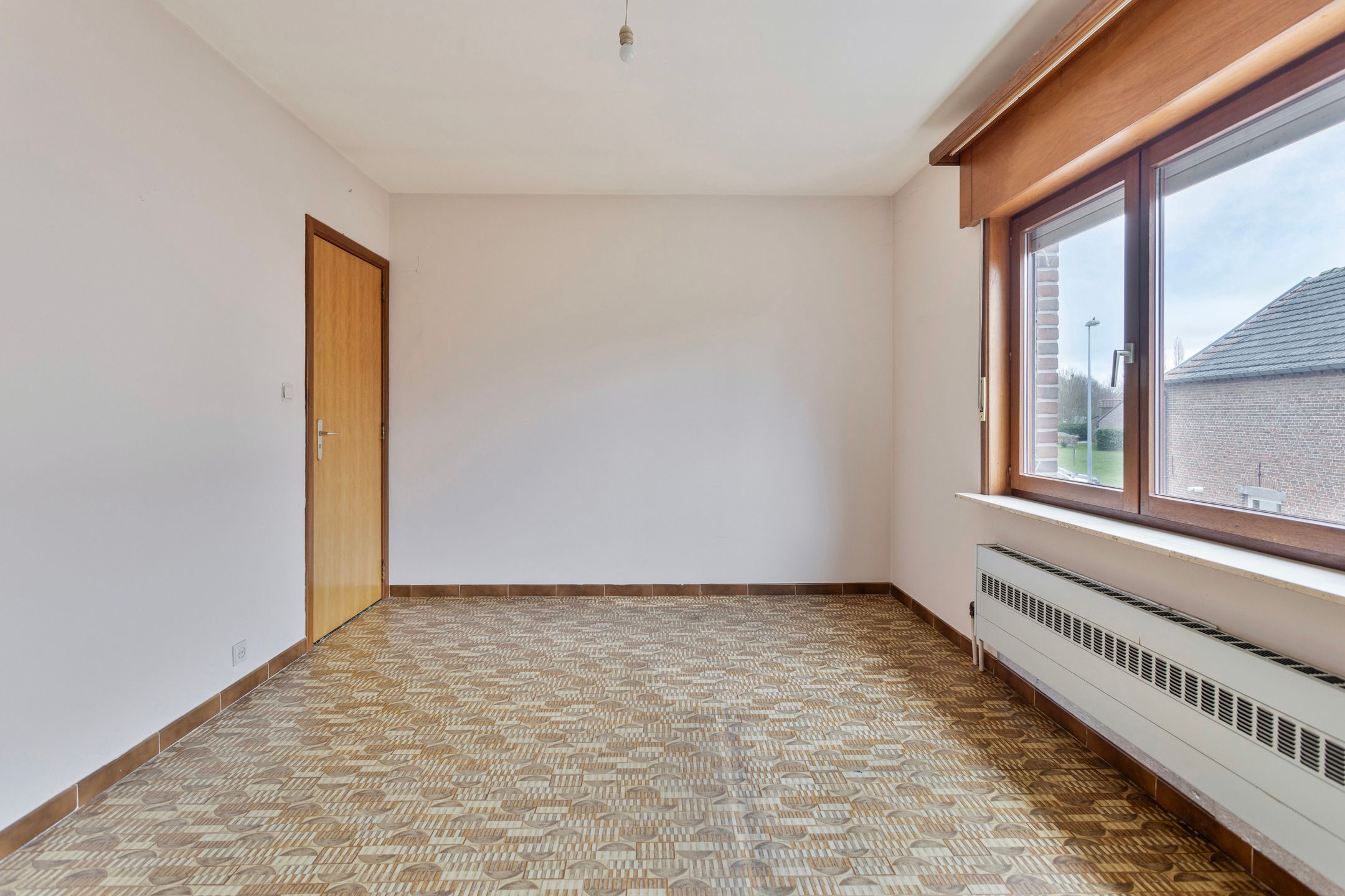 Ruime, te renoveren woning op perceel van 8a70 foto 16