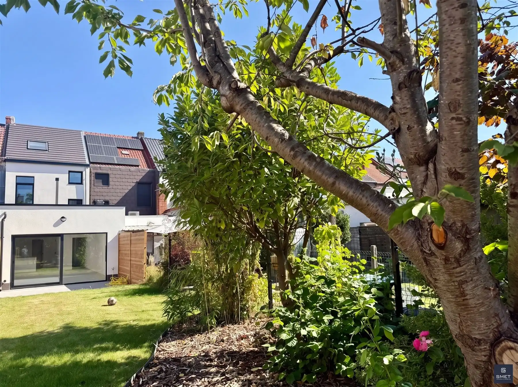 RUIME, VOLLEDIG GERENOVEERDE WONING MET 3 SLPKS foto 18