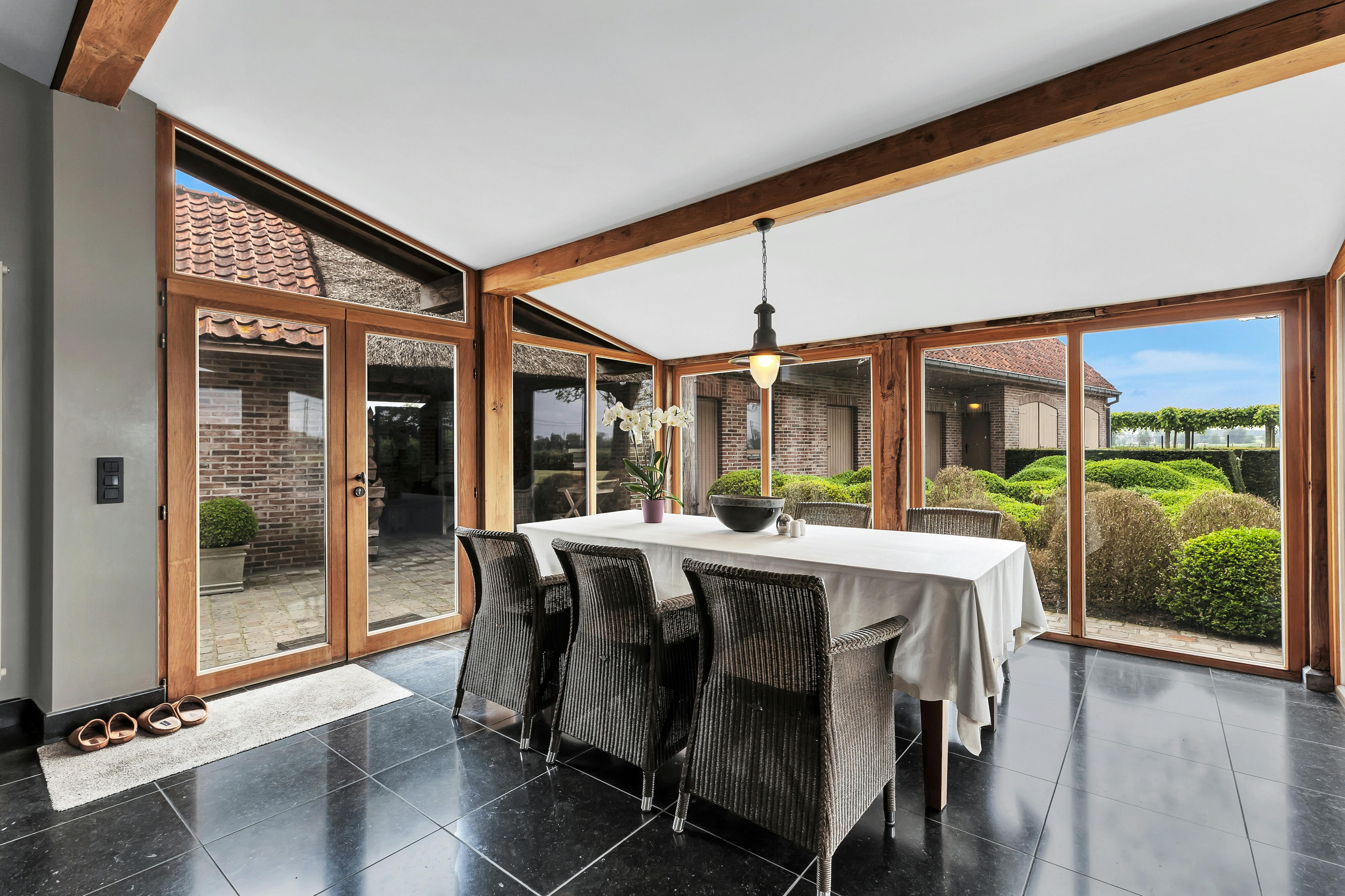 Gerenoveerde, prestigieuze villa te koop in Aartrijke  foto 3