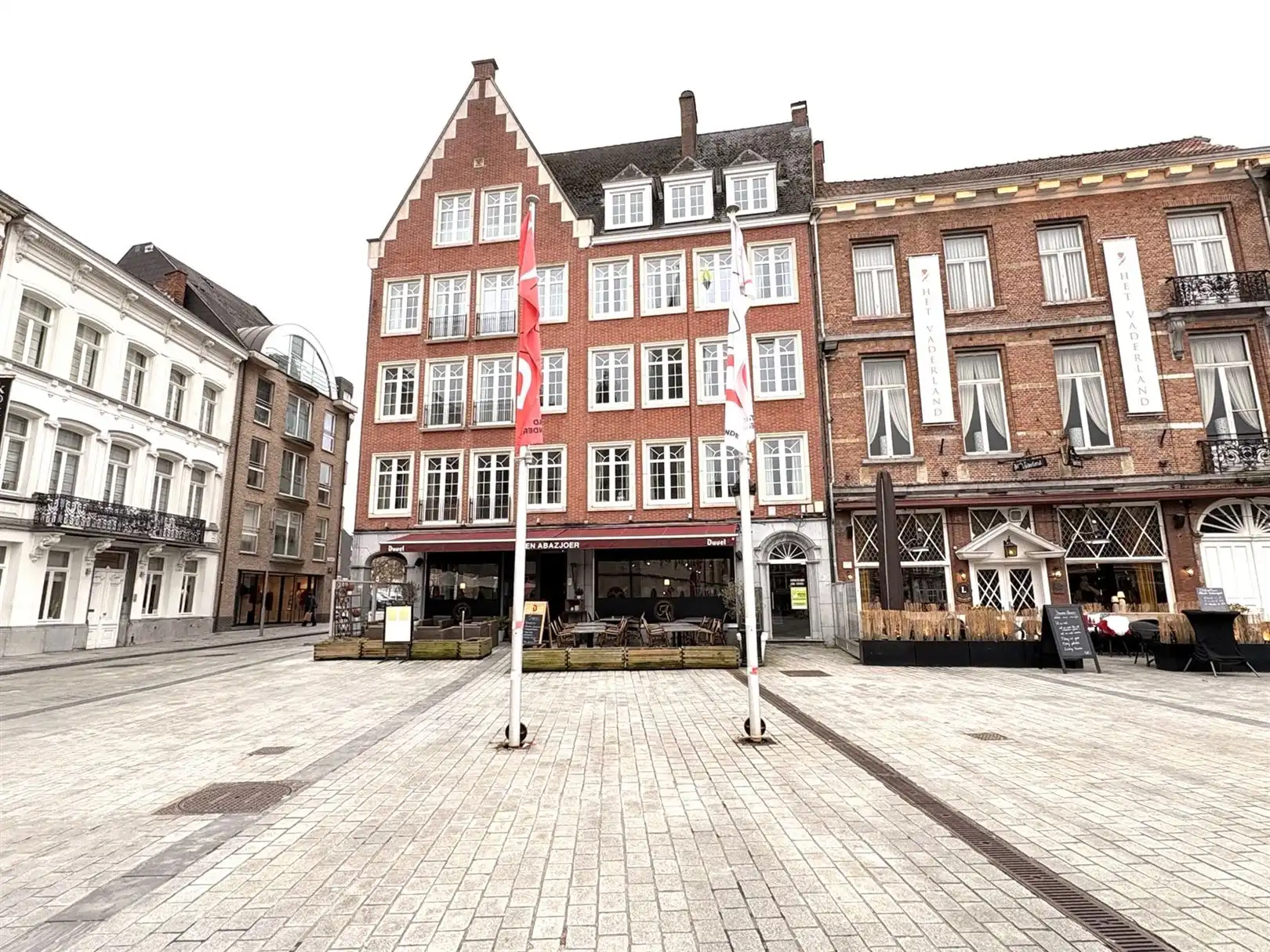 Ruim appartement met zicht op Grote Markt foto {{pictureIndex}}