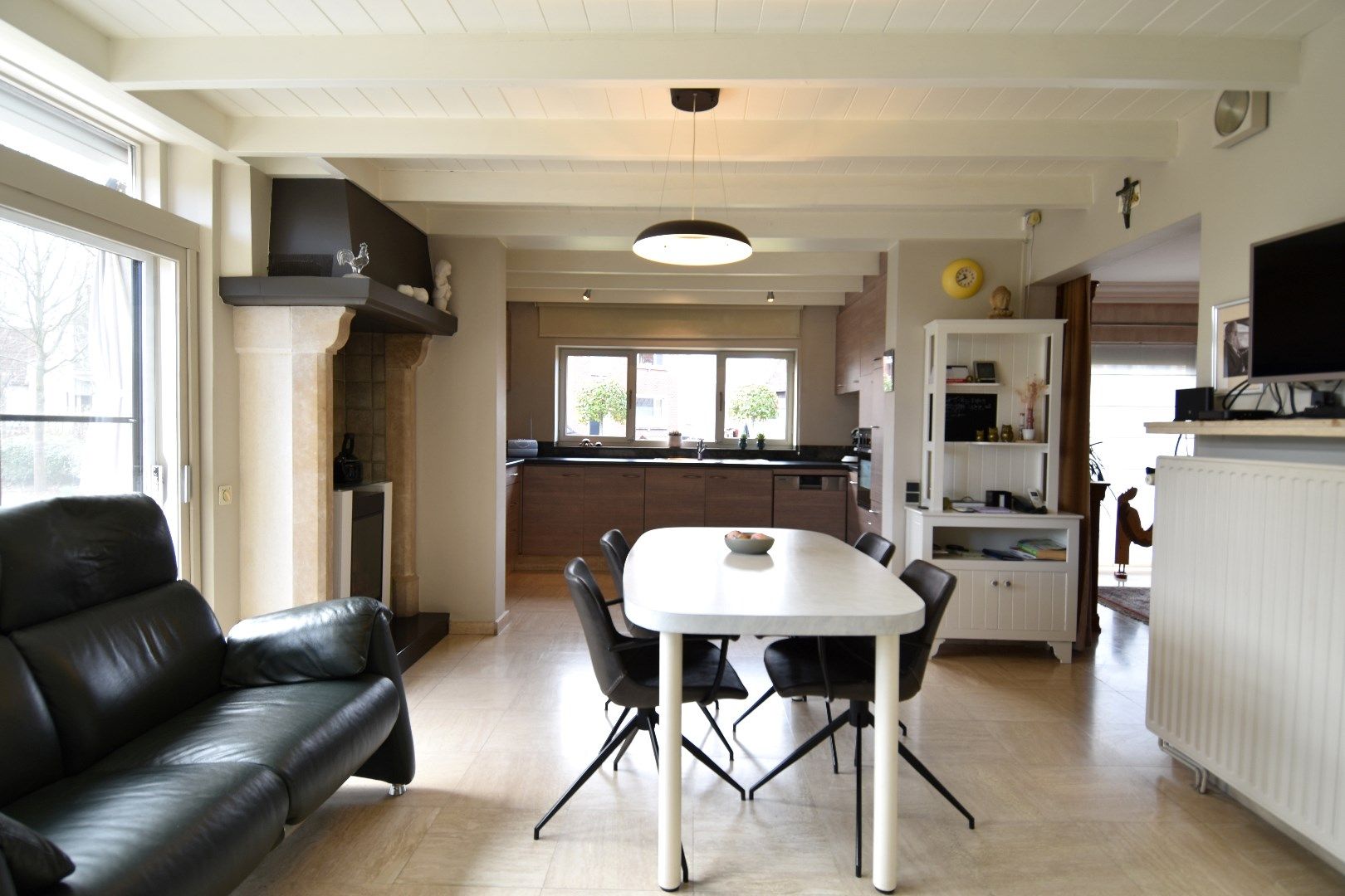 Villa met uitstraling te koop op 1922 m² grond nabij het centrum van Gullegem foto 3