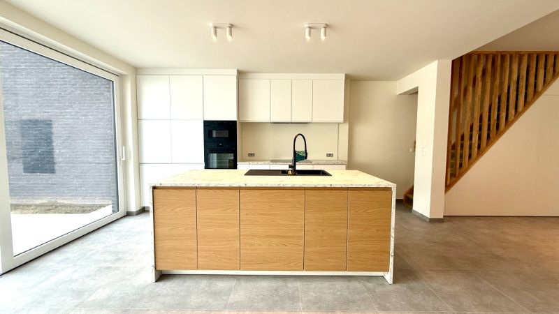 Prachtige vernieuwbouwwoning aan het water in hartje Deinze foto 10