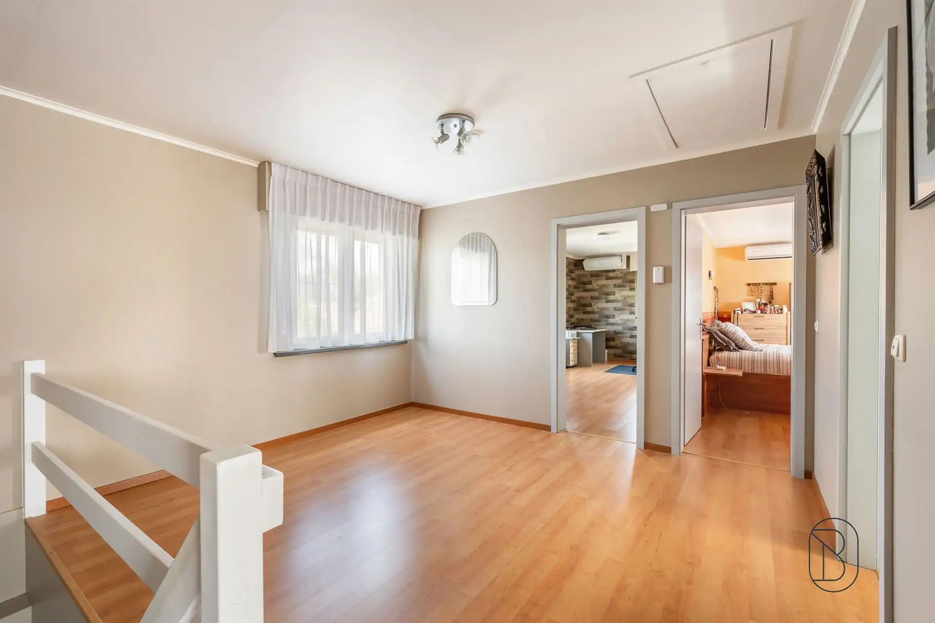 Ruime gezinswoning met 5 slaapkamers, veranda en tuin! foto 12