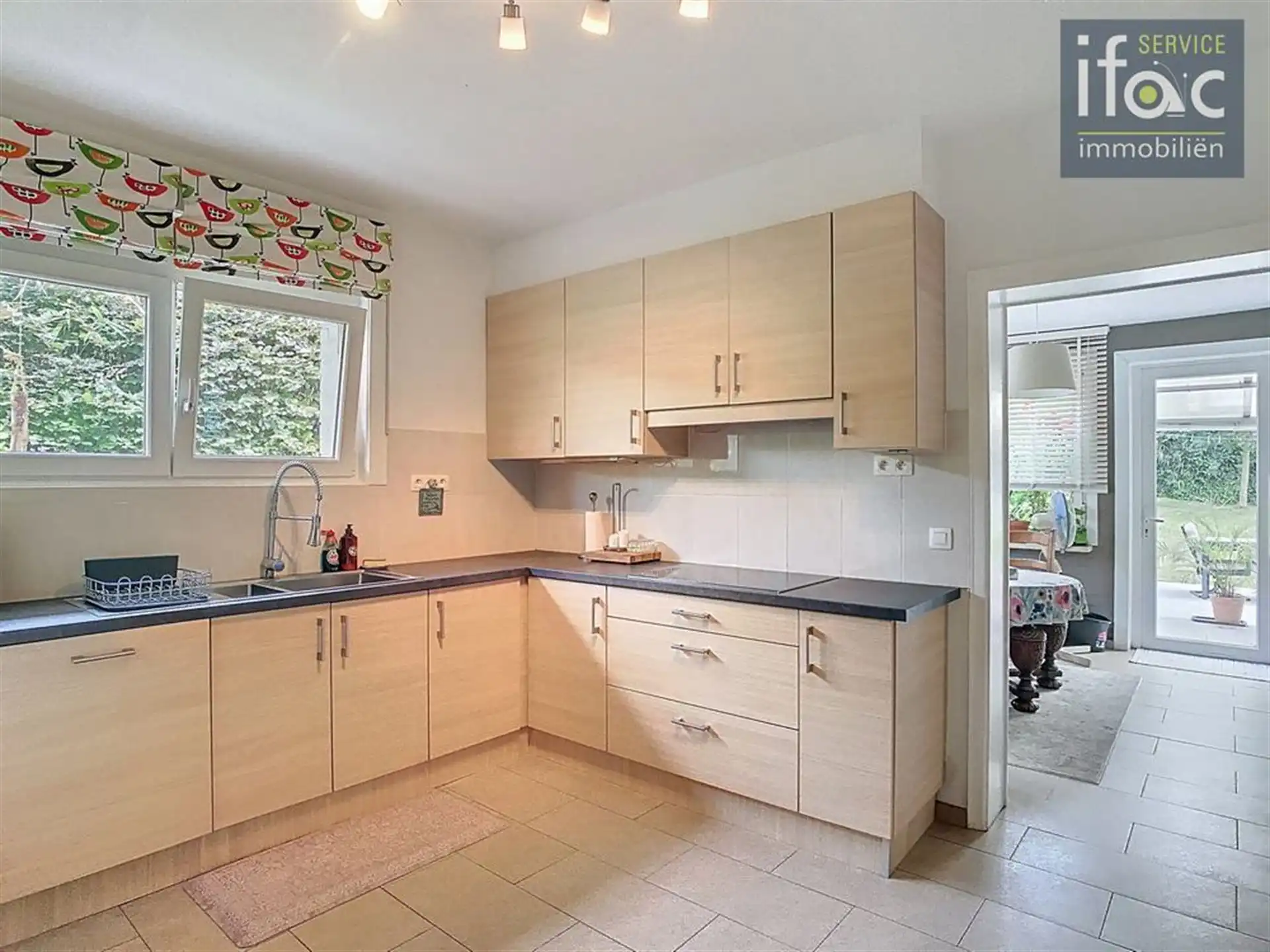 Prachtige villa op toplocatie, 6 slaapkamers en 2 badkamers foto 11