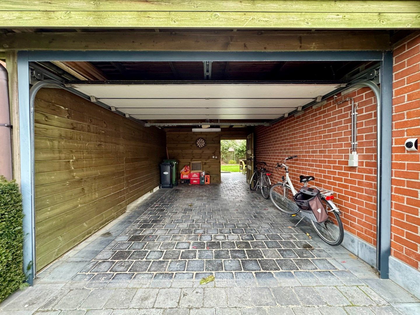 INSTAPKLARE WONING MET 4 SLPKS, TUIN EN GARAGE foto 6