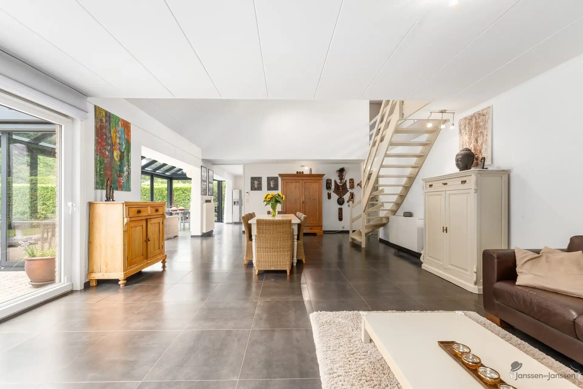 Prachtige lichtrijke villa met 4 slaapkamers op 826m². foto 9
