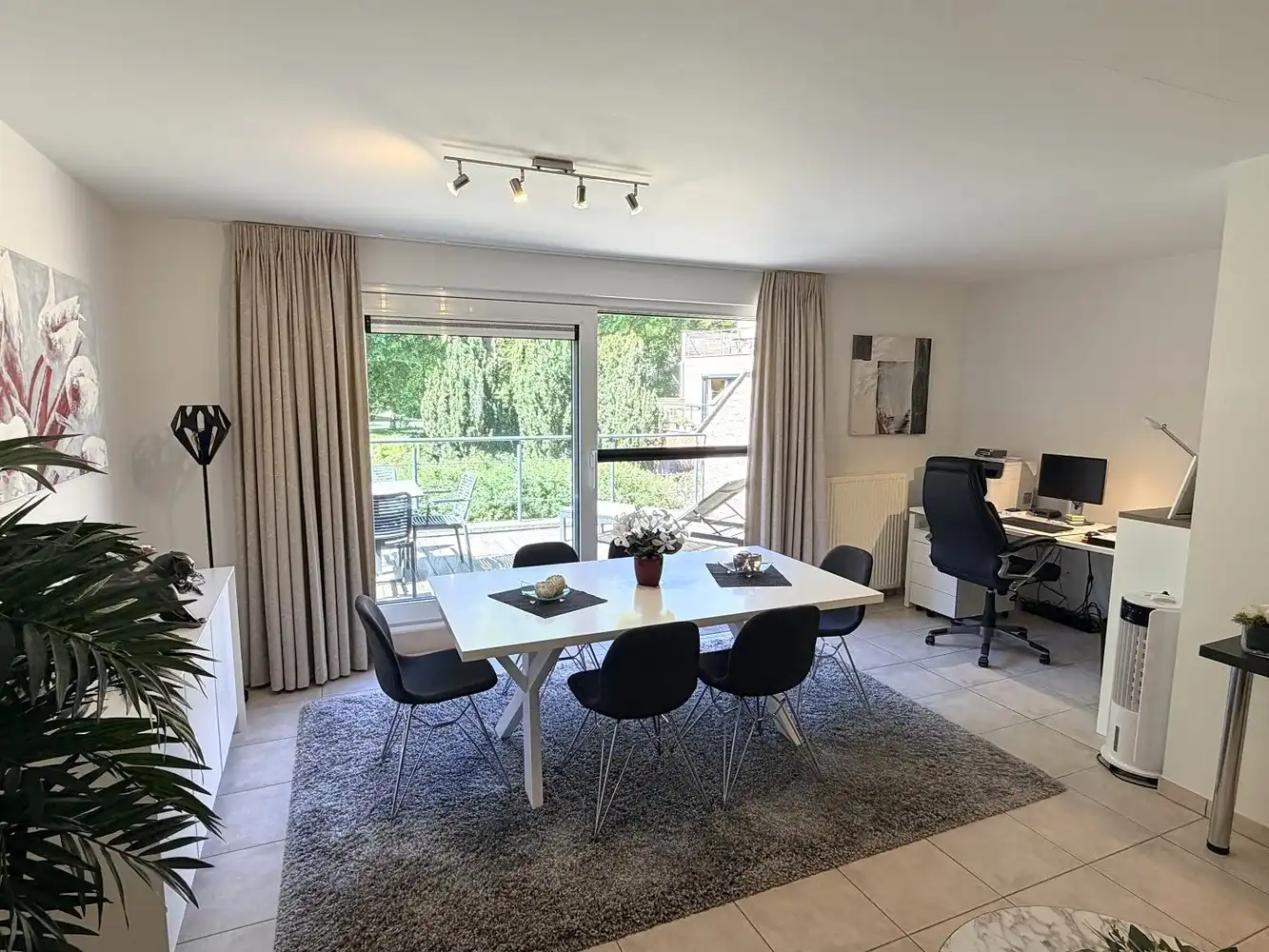 Rustig en uitstekend gelegen 2-slaapkamerappartement met groot terras EN garagebox foto 8