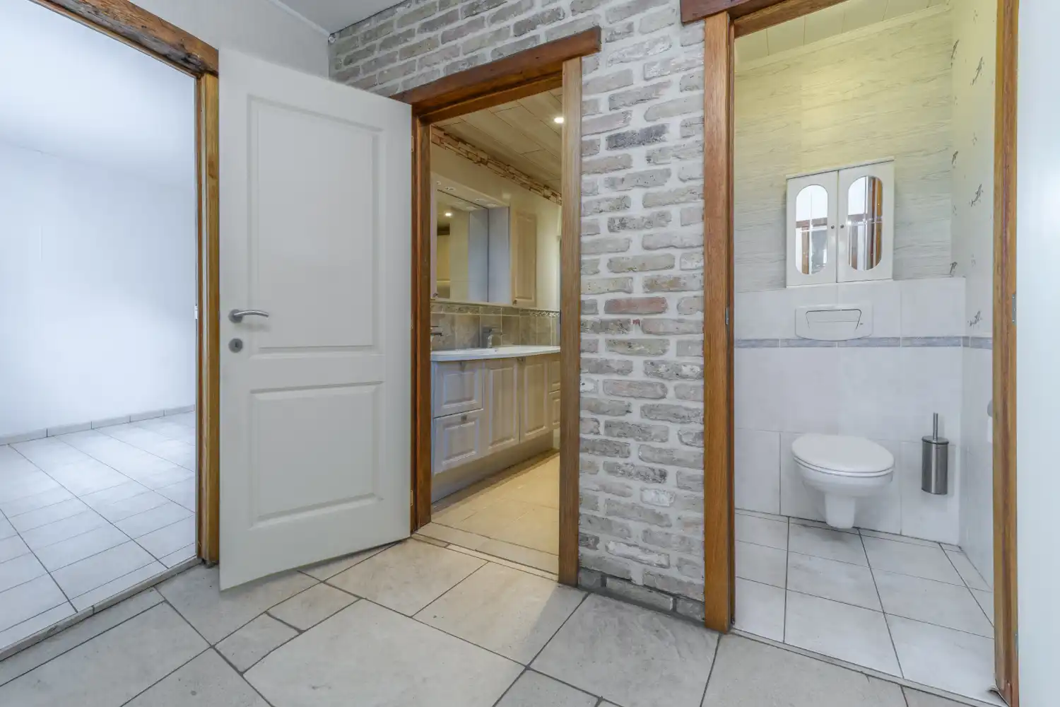 DE PANNE: Villahuis met 4 slaapkamers (waarvan 1 gelijkvloers), bureauruimte, 2 badkamers en ruime tuin op 1.250m² totale grondopp. foto 10