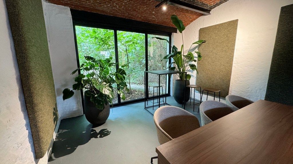 Trendy kantoor te huur vlakbij E40 in Drongen foto 4