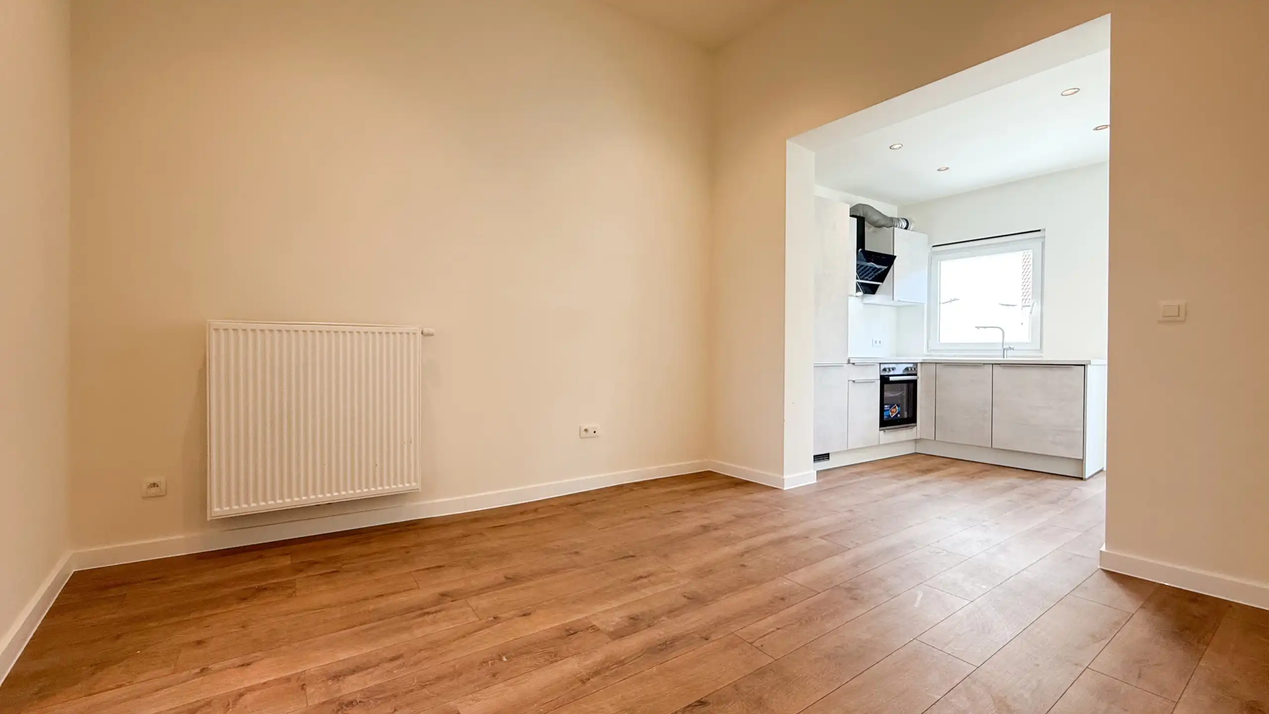 Unieke investeringspand, volledig vernieuwd, handel+ 2app! foto 26