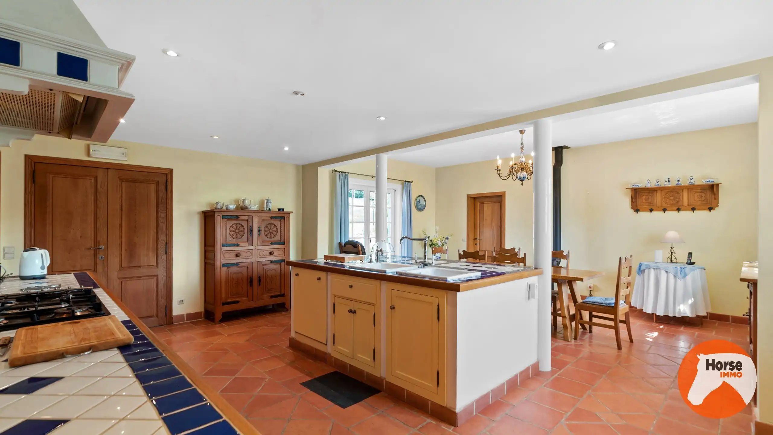 FRASNES - Exclusieve eigendom met 3 woonentiteiten en B&B foto 12