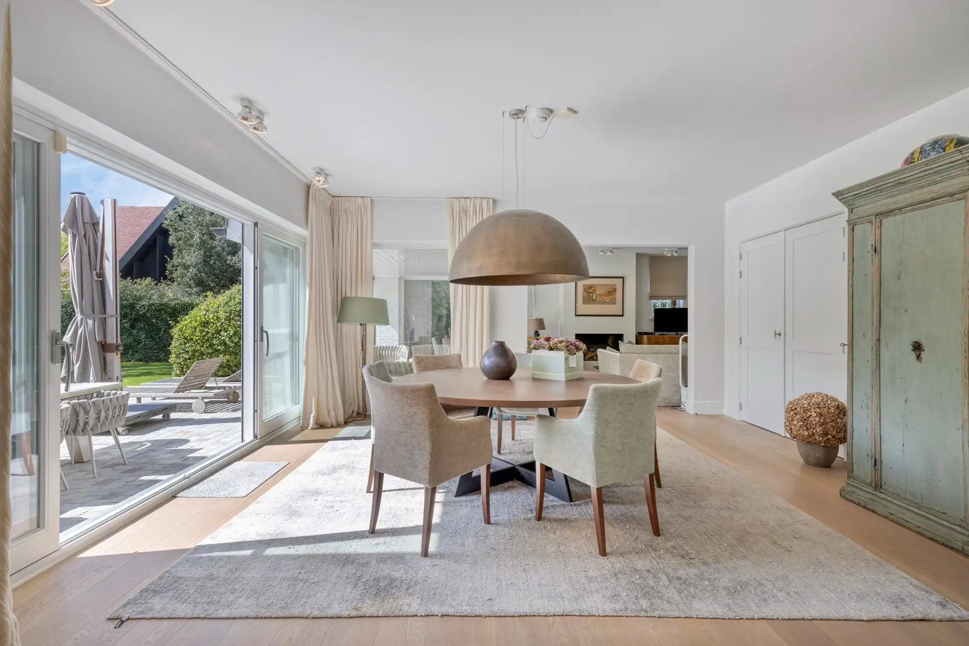 Luxueuze en stijlvolle villa in Engelse Cottage stijl met verwarmd zwembad gelegen in het Zoute. foto 3