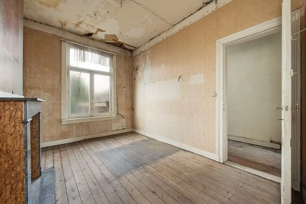 Verrassend ruime te renoveren woning met zonnige tuin foto 20