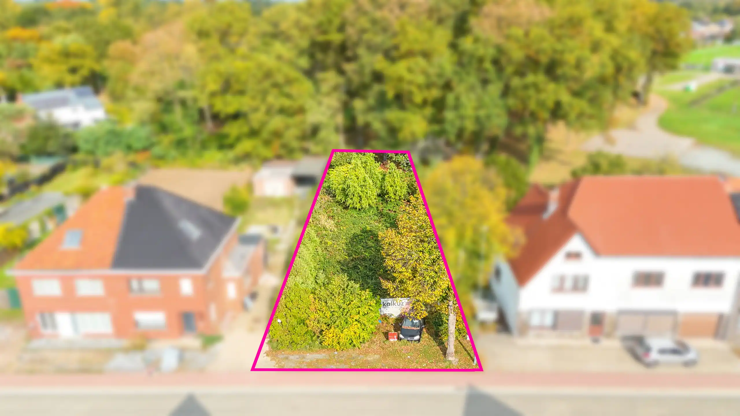 Bouwgrond van 728m² voor OB met vergunde plannen! foto 4