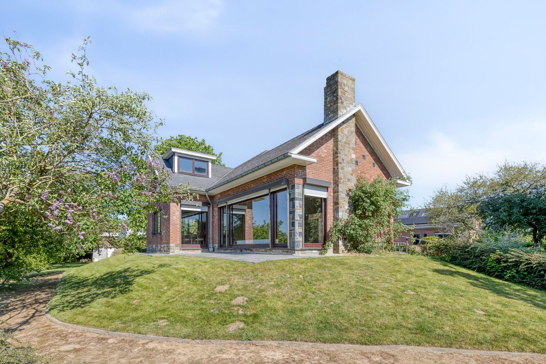 Woning met uniek zicht gelegen midden in de natuur. foto 24