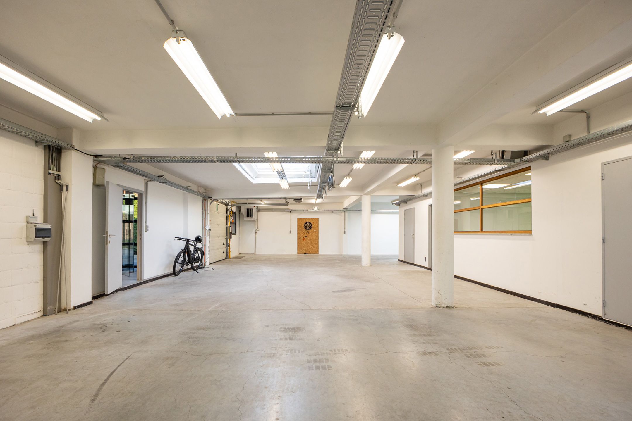 Moderne HOB met 4 slpks + kantoren en magazijnruimte  foto 45