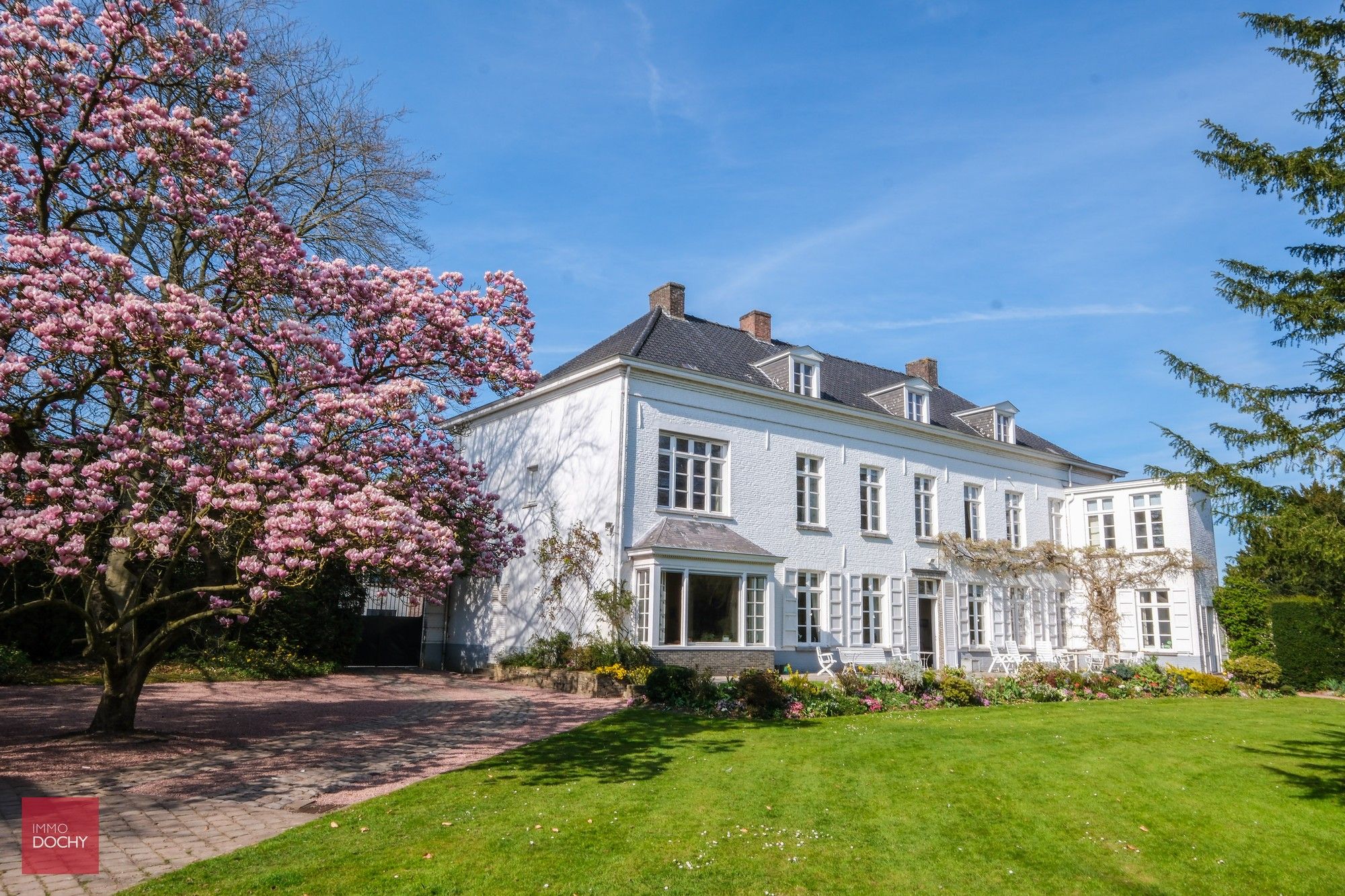 Karaktervolle herenvilla op ca 7.800m² palend aan oude Scheldearm foto 2