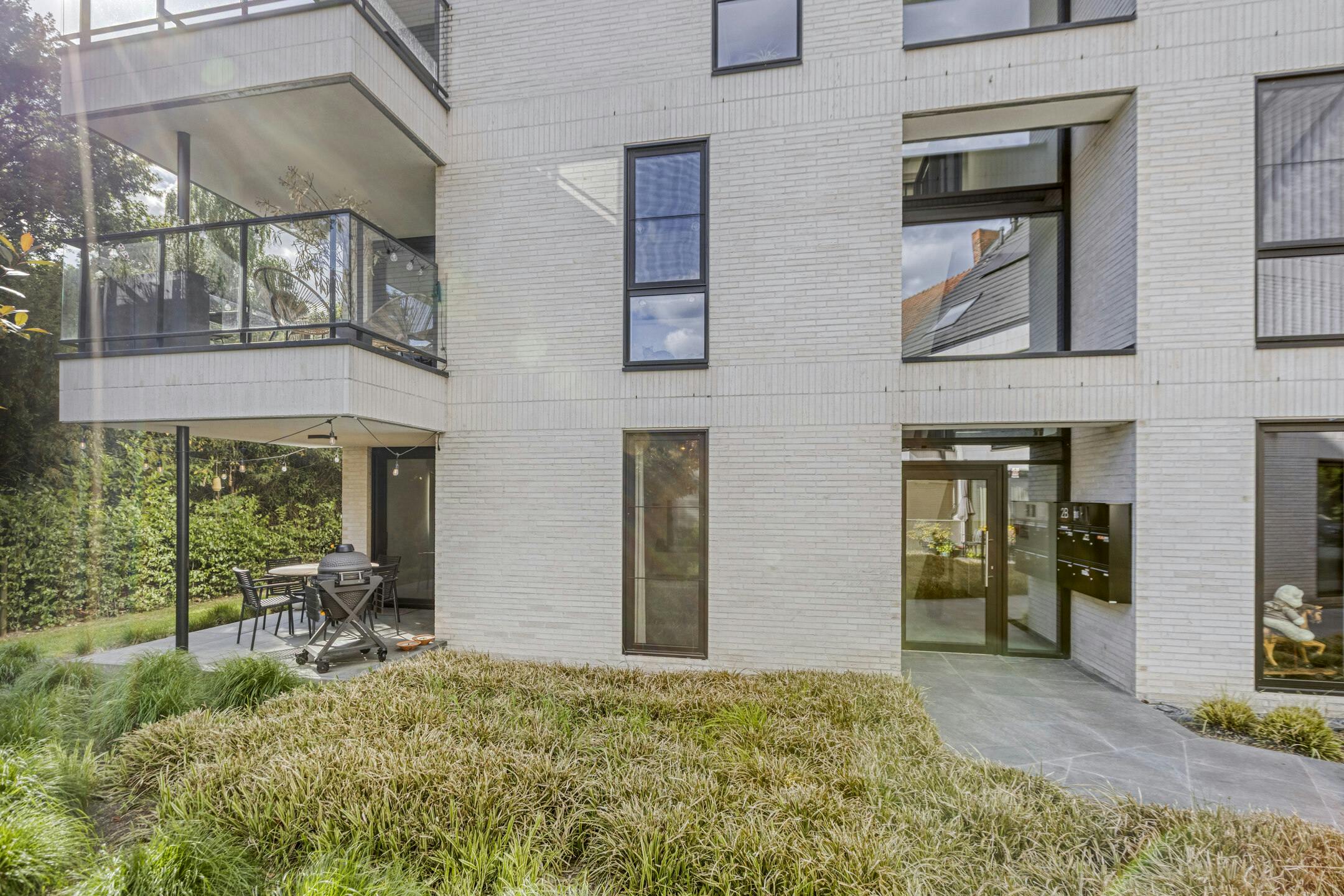 Lichtrijk & Luxueus gelijkvoersappartement in Genk foto 34