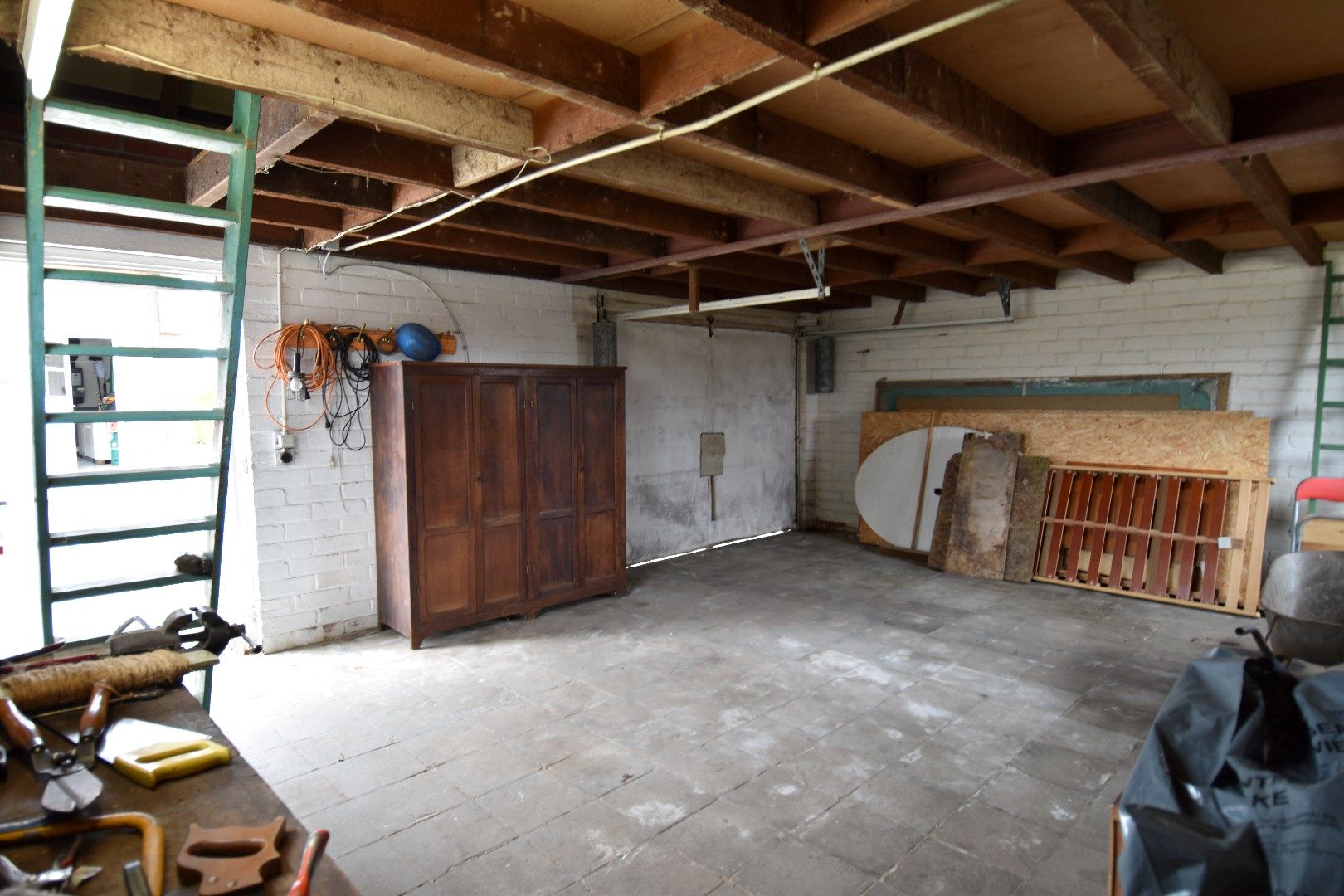 Gezinswoning op een perceel van 1244 m² met 4 slaapkamers, zonnige tuin en dubbele garage te koop in Ooigem/Wielsbeke foto 12
