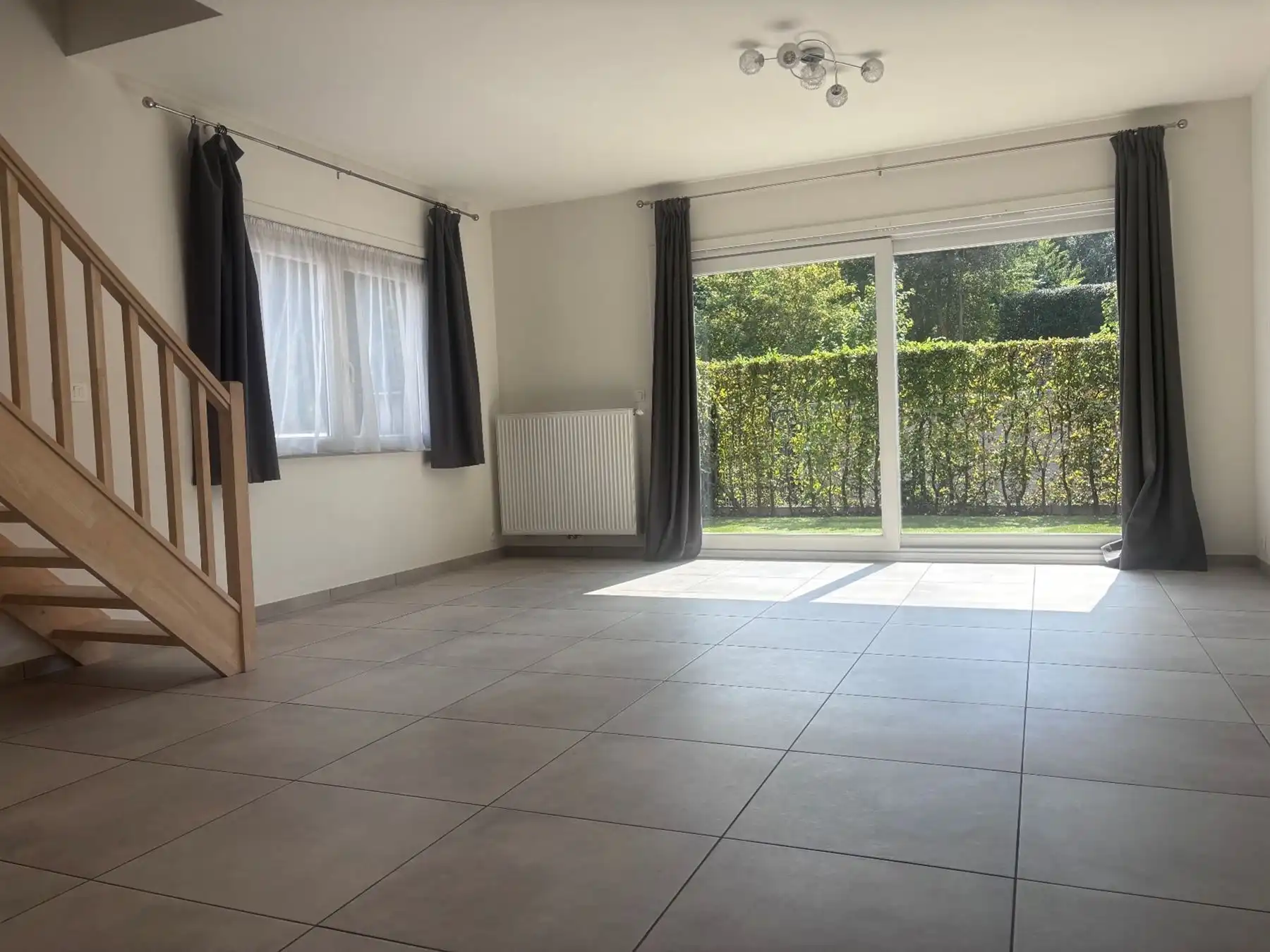 Prachtige, recente stadswoning gelegen in het hartje van Ronse foto 2