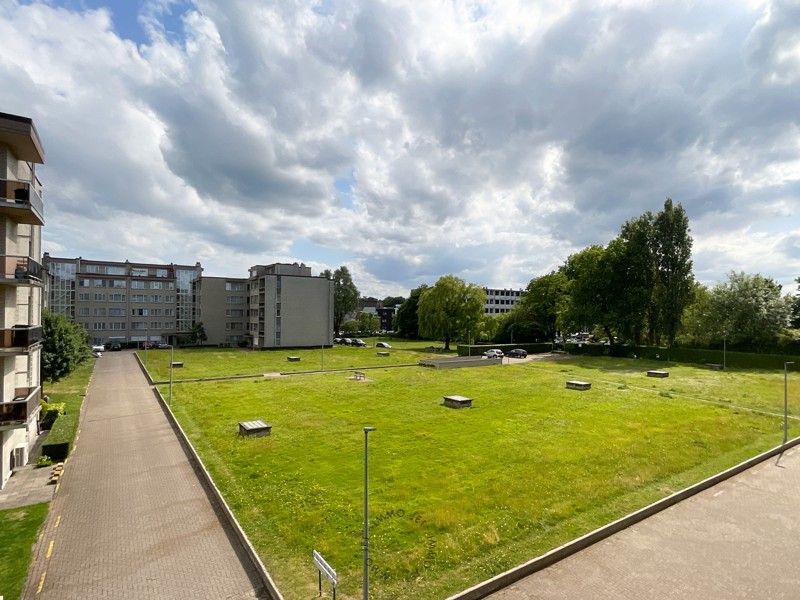 Volledig vernieuwd instapklaar appartement met autostaanplaats in hartje Beveren foto 17