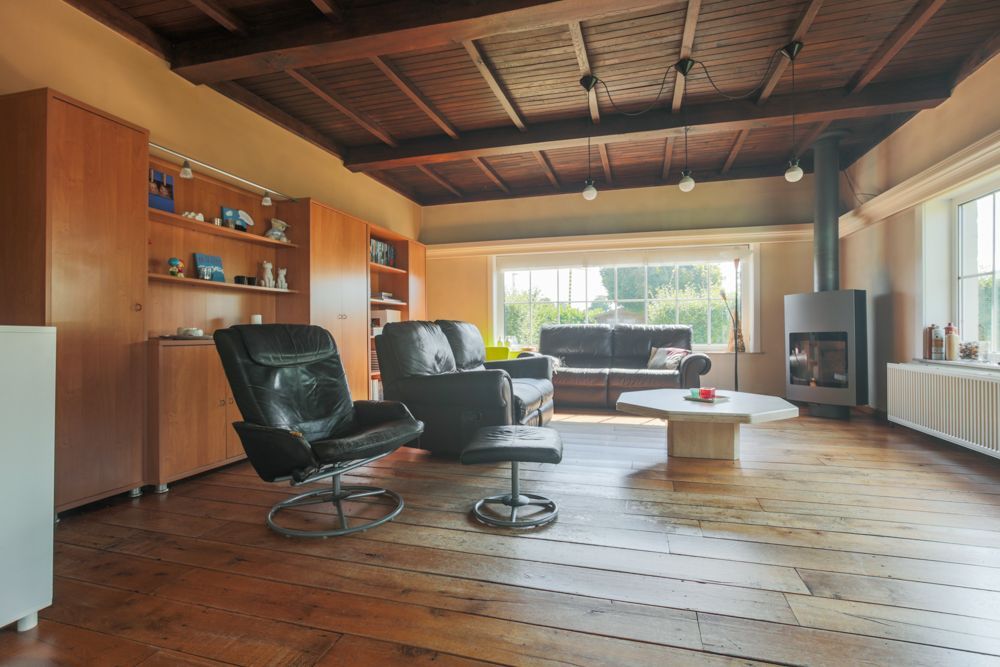 Villa met dubbele garage op interessante ligging foto 3