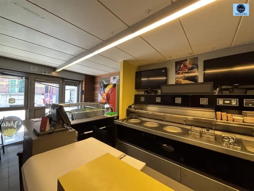 WONING MET HANDELSRUIMTE IN HET CENTRUM VAN GERAARDSBERGEN foto 2