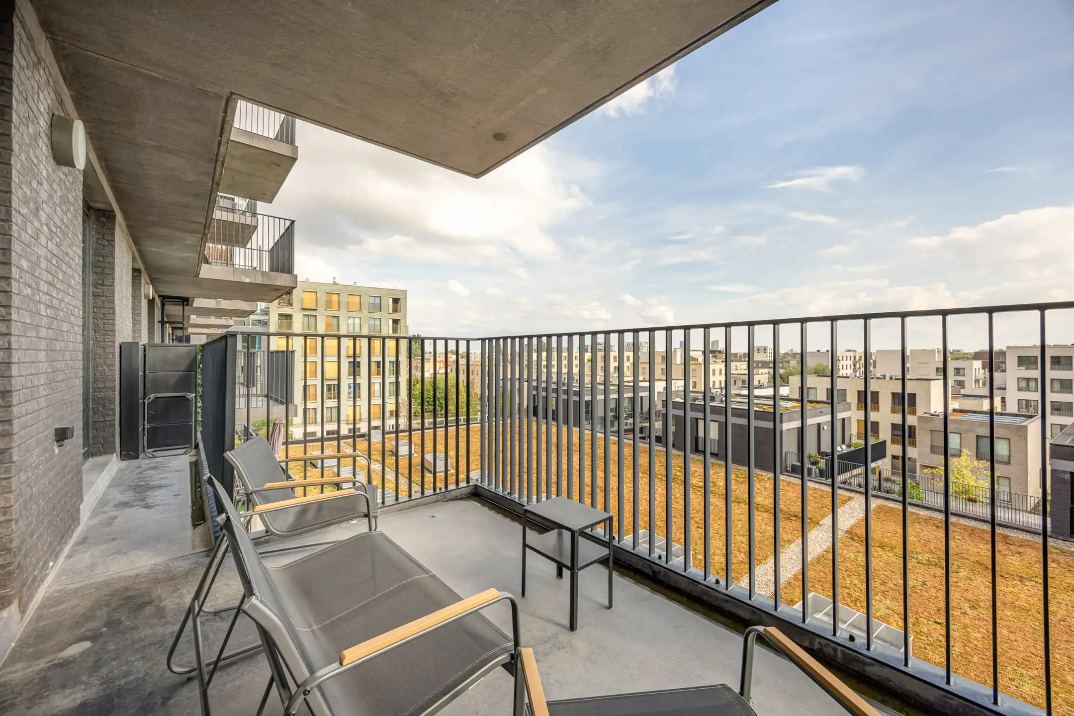 Recent appartement met 2 slaapkamers en een zonnig terras foto 6