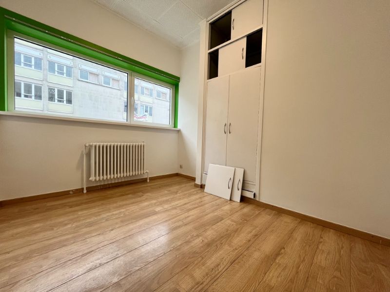RUIM GELIJKVLOERS APPARTEMENT TE HUUR IN GENT foto 8