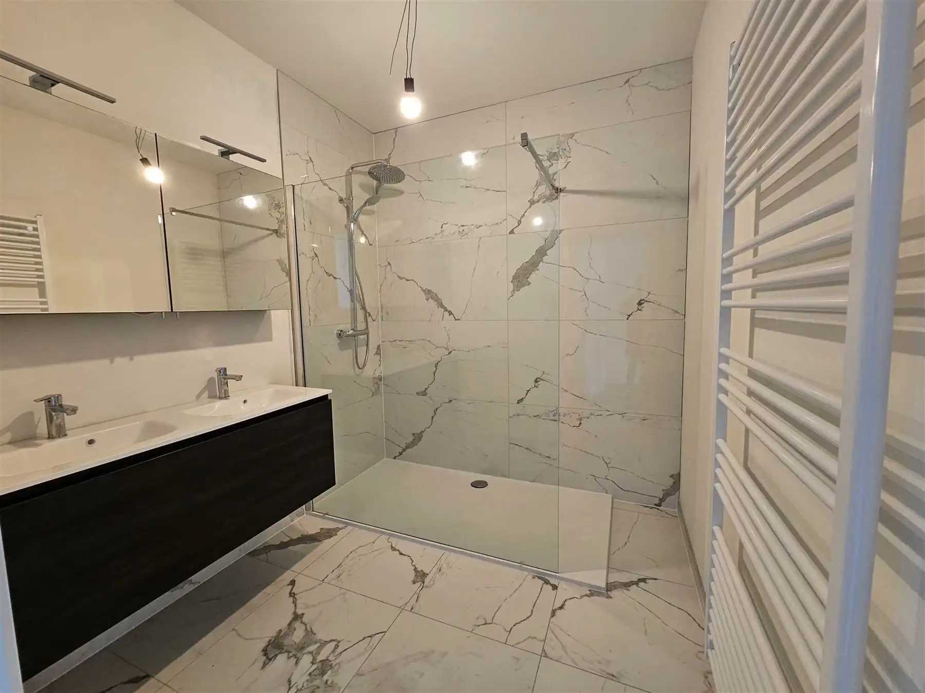 Nieuw gelijkvloersappartement met koer/tuin! foto 4